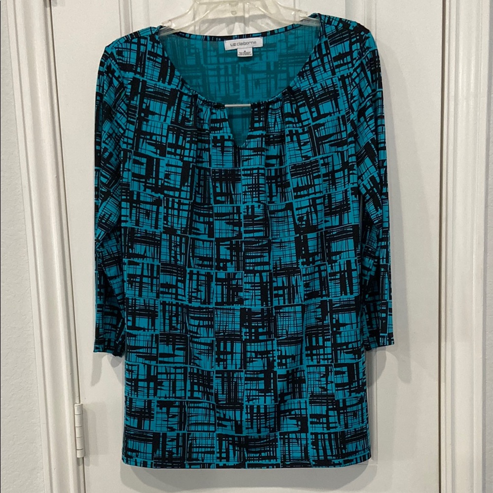 Liz Claiborne Blue and Black Graphic 3/4 Sleeve Blouse no belt has holders